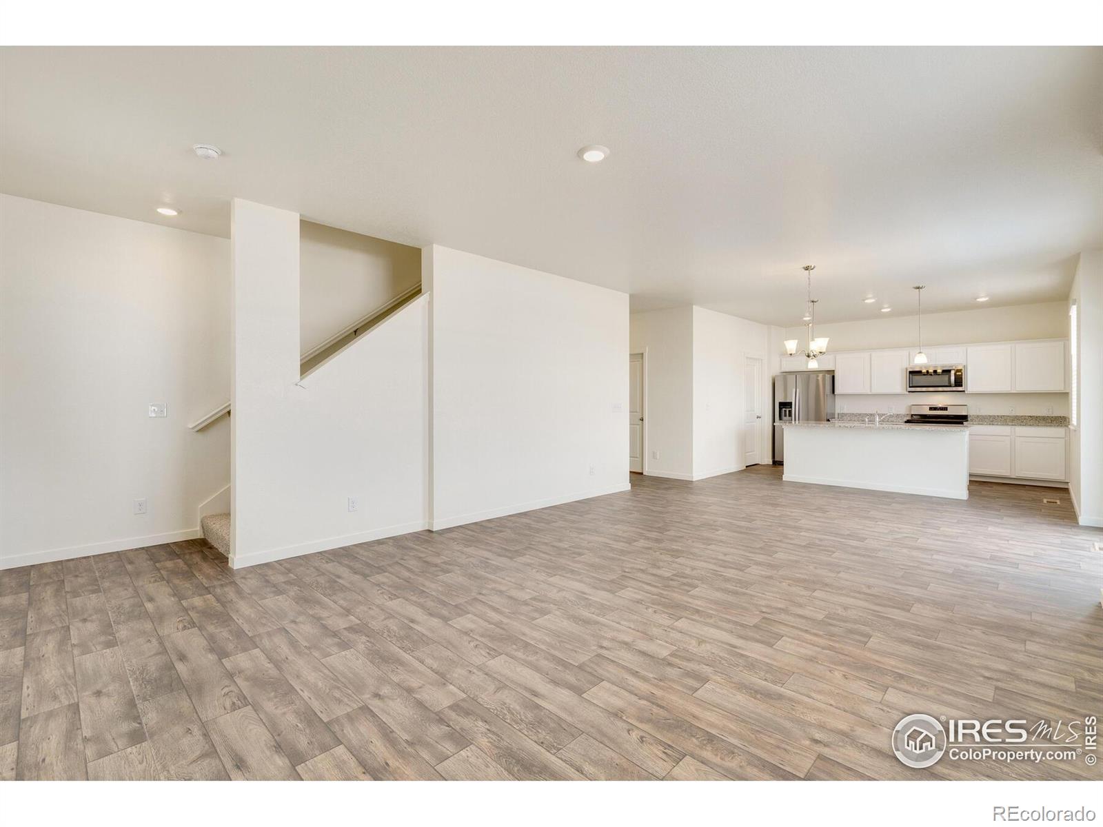 MLS Image #4 for 332  hummingbird lane,johnstown, Colorado