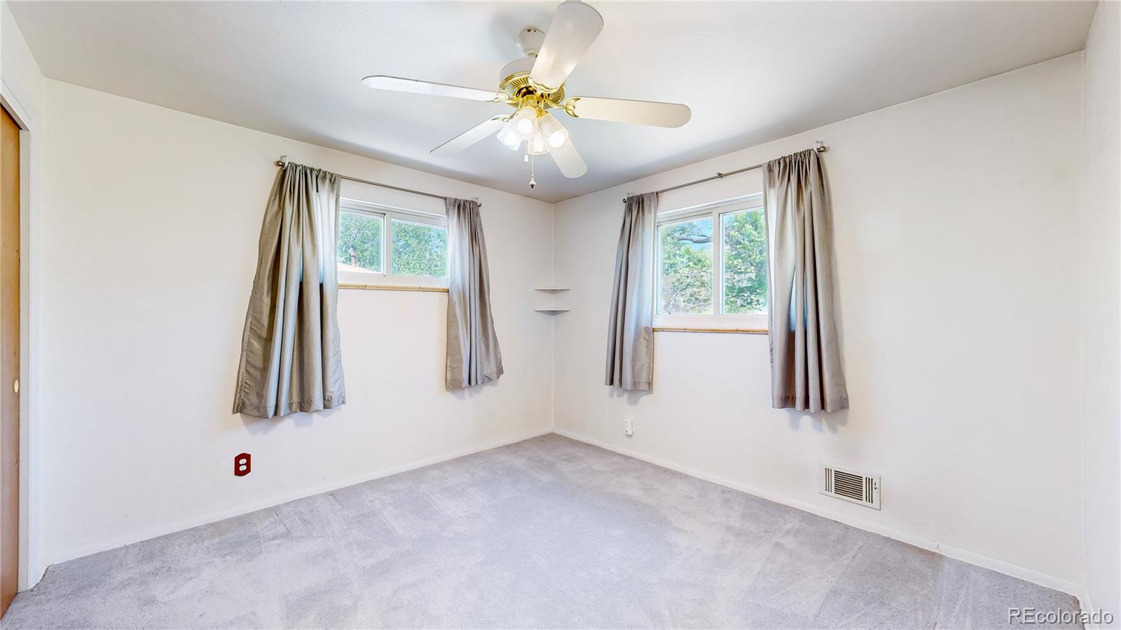 MLS Image #14 for 14157 e 26th avenue,aurora, Colorado