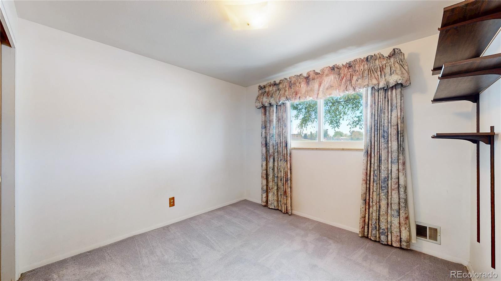 MLS Image #9 for 14157 e 26th avenue,aurora, Colorado