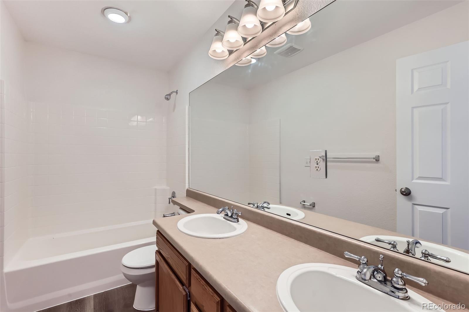 MLS Image #20 for 20861 e 40th avenue,denver, Colorado