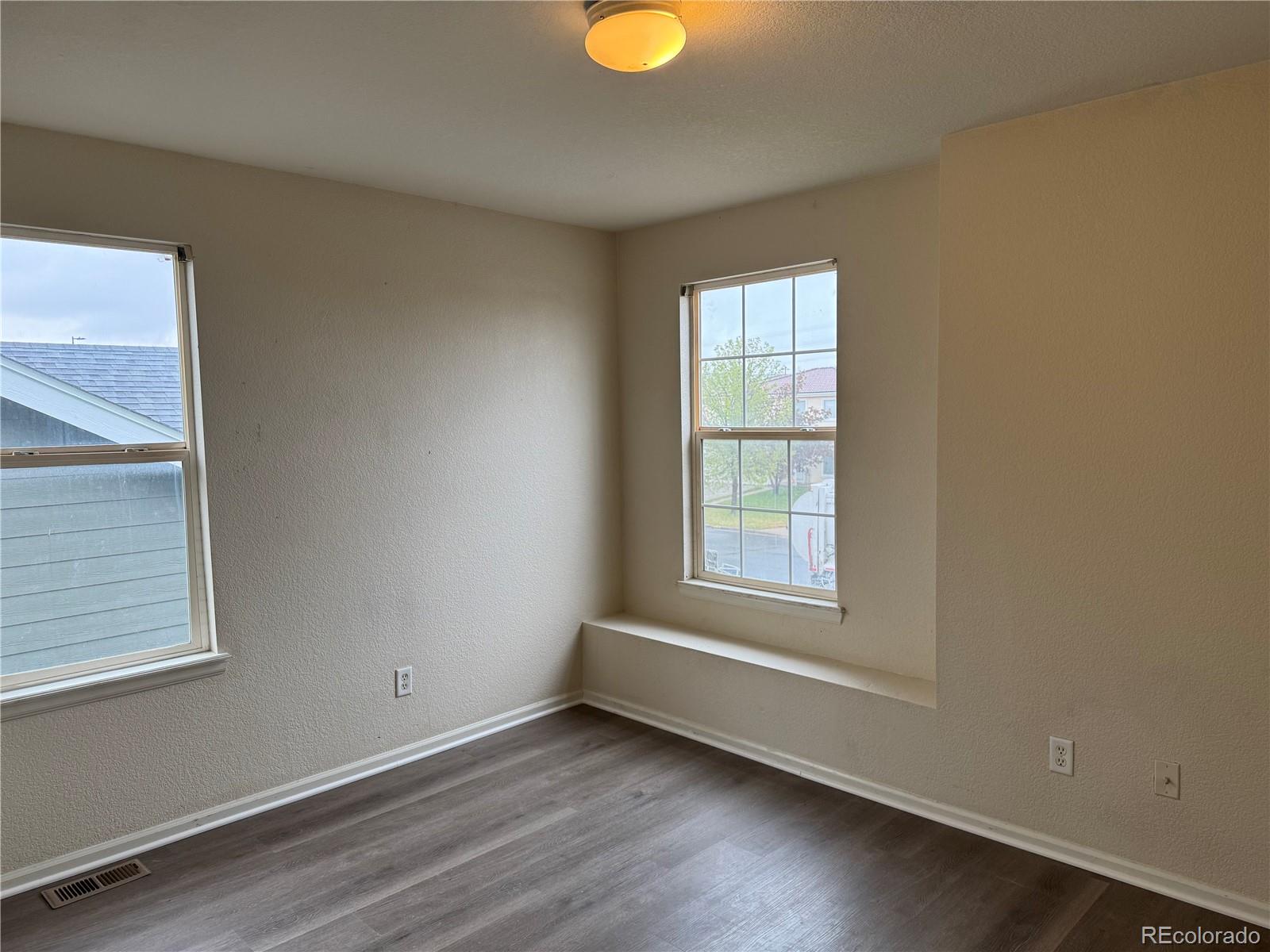 MLS Image #7 for 20861 e 40th avenue,denver, Colorado