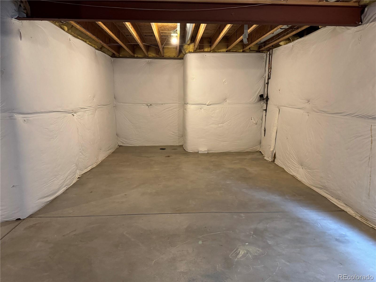 MLS Image #9 for 20861 e 40th avenue,denver, Colorado