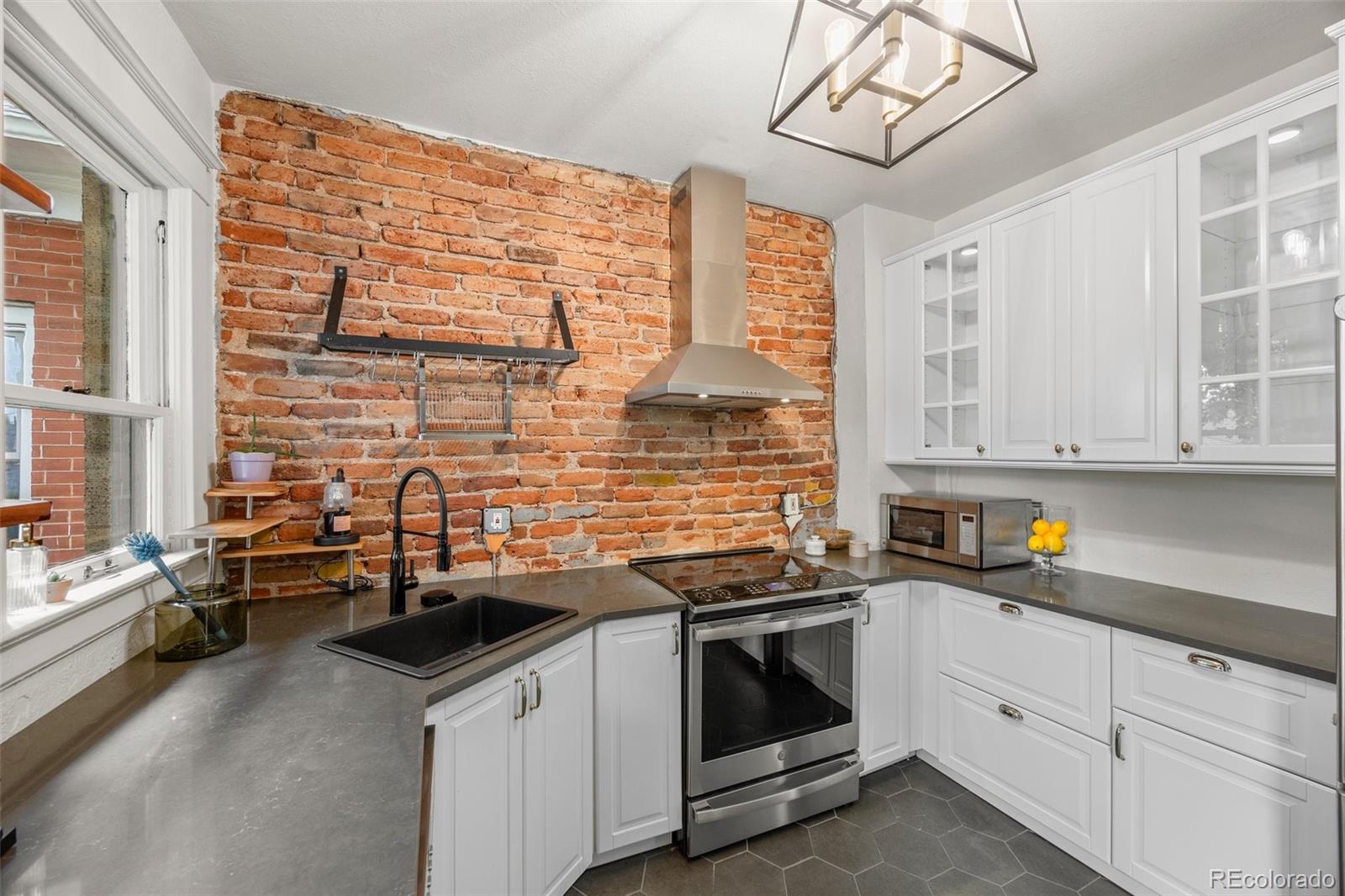 MLS Image #11 for 3055 n york street,denver, Colorado