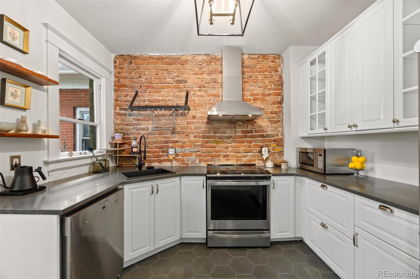 MLS Image #13 for 3055 n york street,denver, Colorado