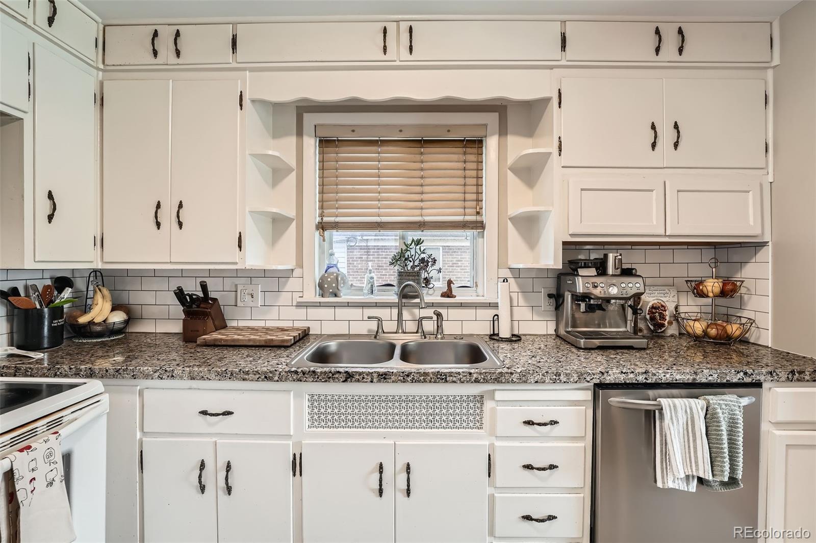 MLS Image #5 for 7060  avrum drive,denver, Colorado