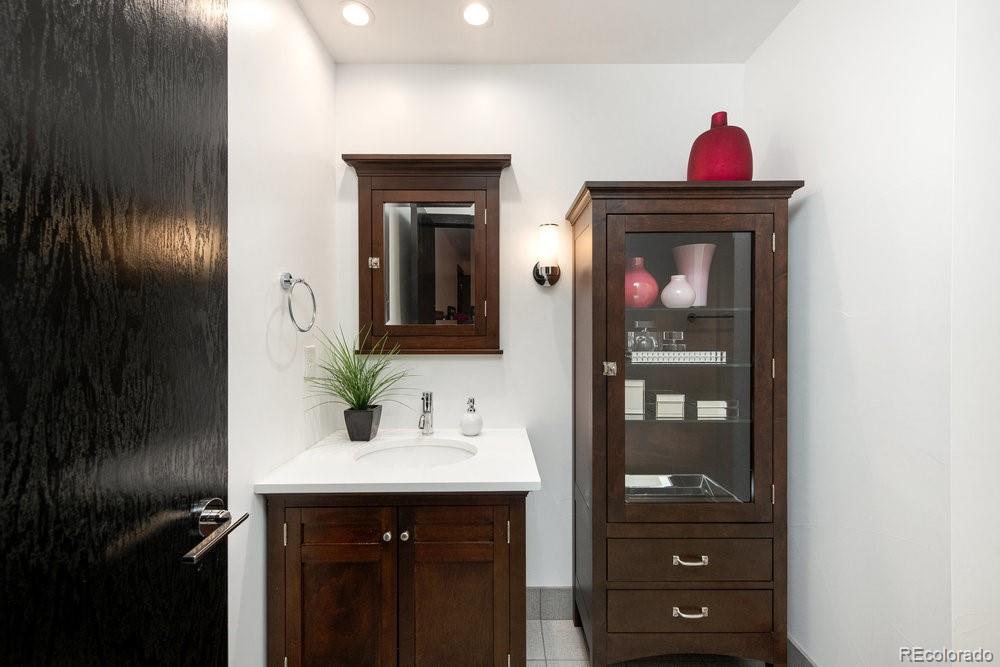 MLS Image #36 for 1927 s grant street,denver, Colorado