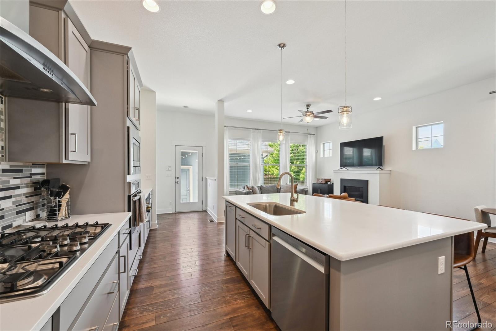 MLS Image #11 for 5799  boston street,denver, Colorado