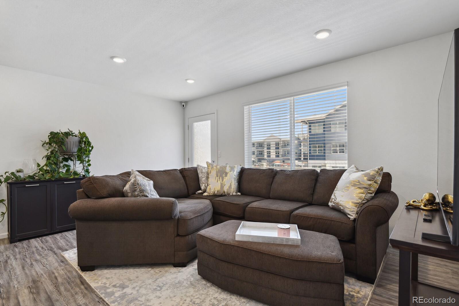MLS Image #8 for 5121 n yampa street,denver, Colorado