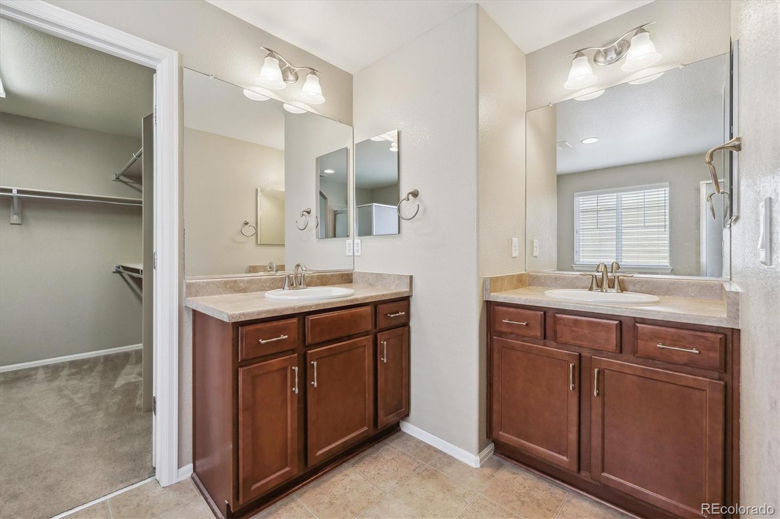 MLS Image #19 for 25466 e 4th place,aurora, Colorado