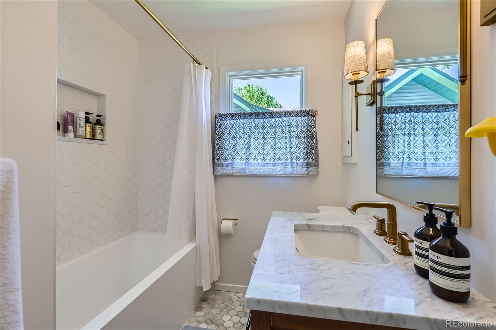 MLS Image #12 for 3975 s logan street,englewood, Colorado