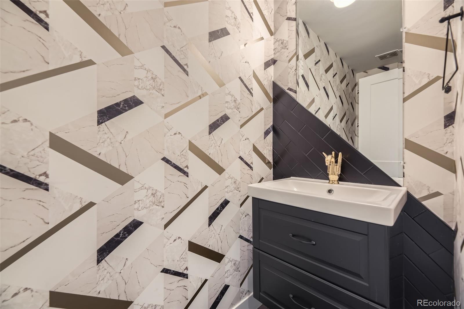 MLS Image #11 for 2540  kendall street,edgewater, Colorado