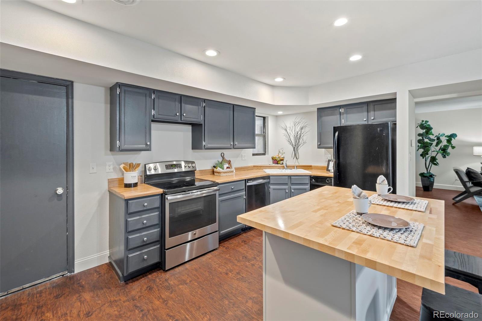 MLS Image #10 for 6947  gayle lyn lane,colorado springs, Colorado