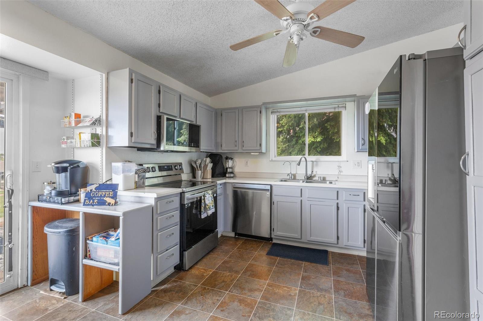 MLS Image #8 for 7565  woody creek drive,colorado springs, Colorado