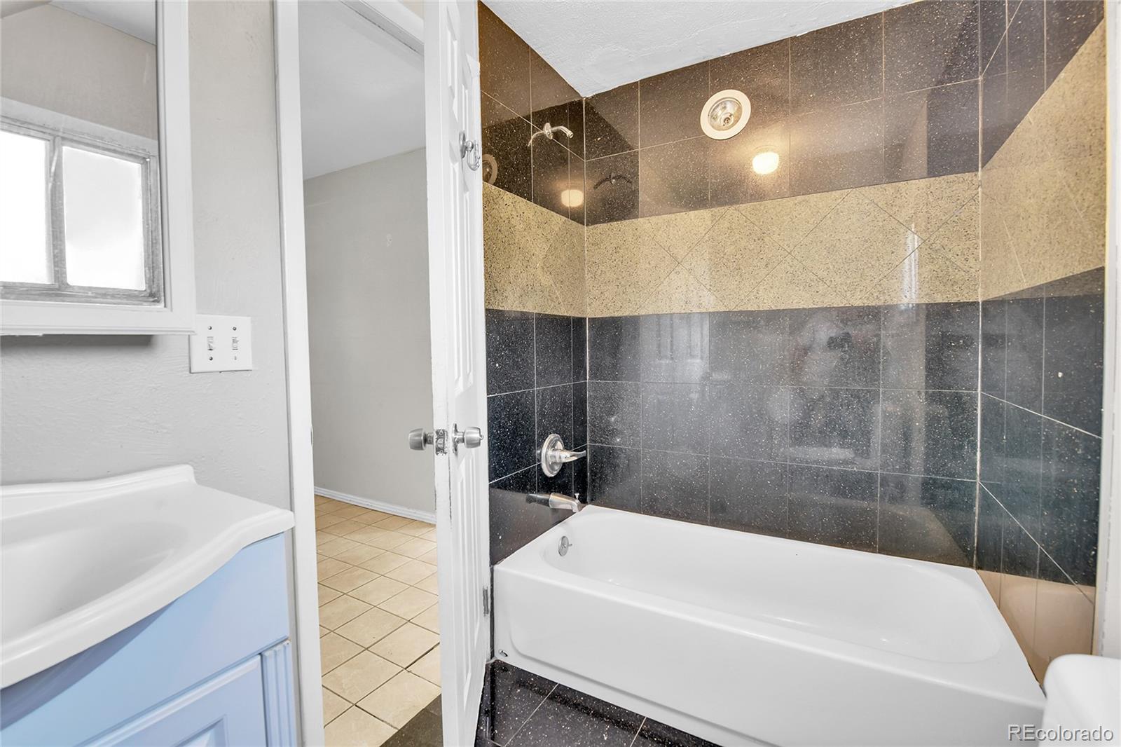 MLS Image #11 for 6671  grove street,denver, Colorado