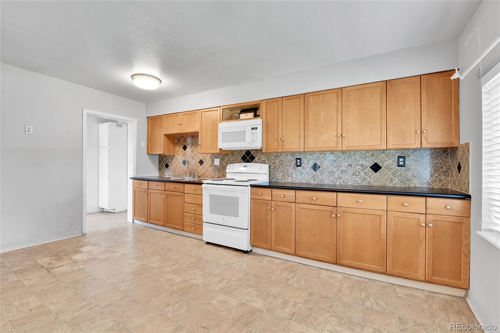 MLS Image #14 for 6671  grove street,denver, Colorado