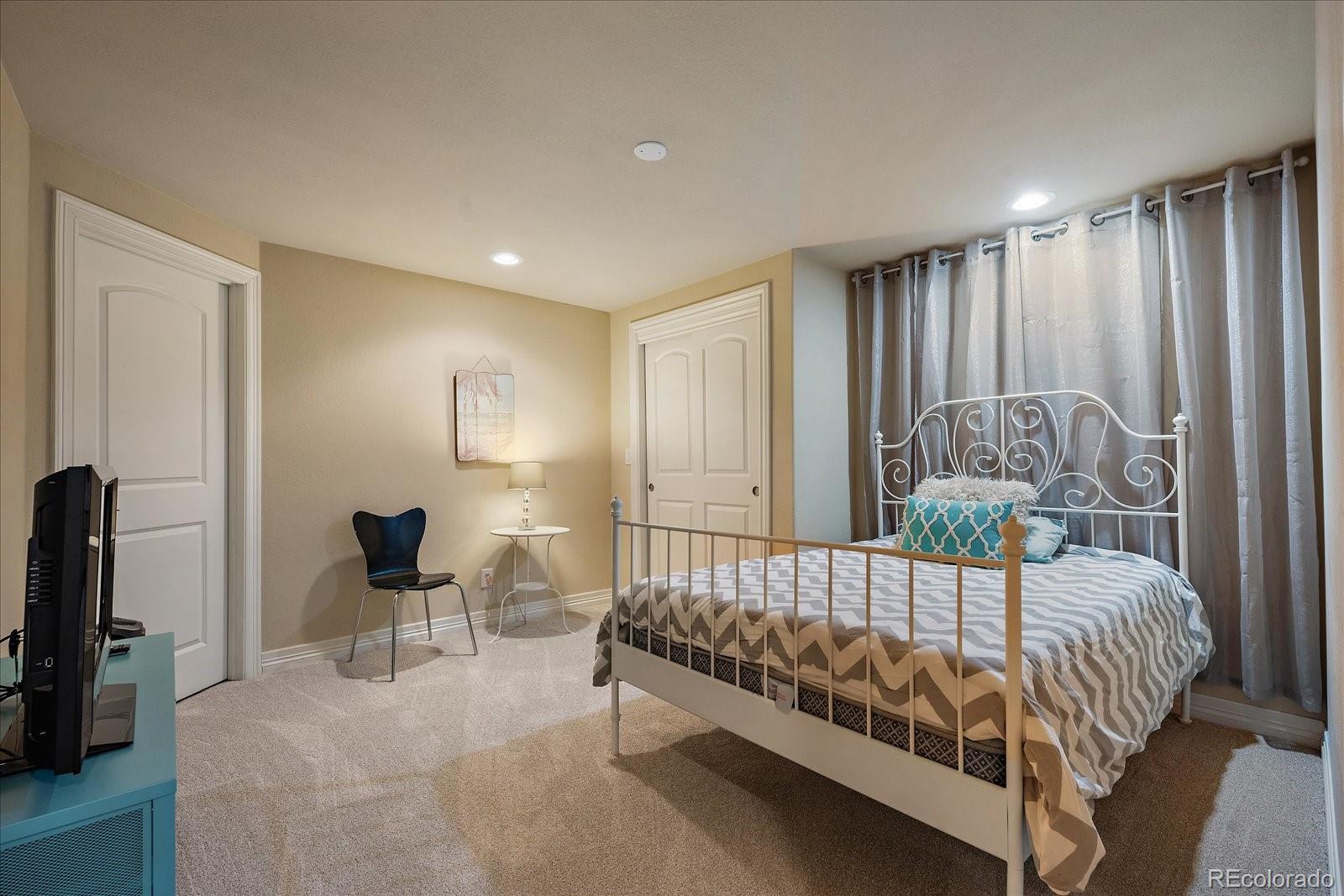 MLS Image #33 for 2263 s loveland street,lakewood, Colorado