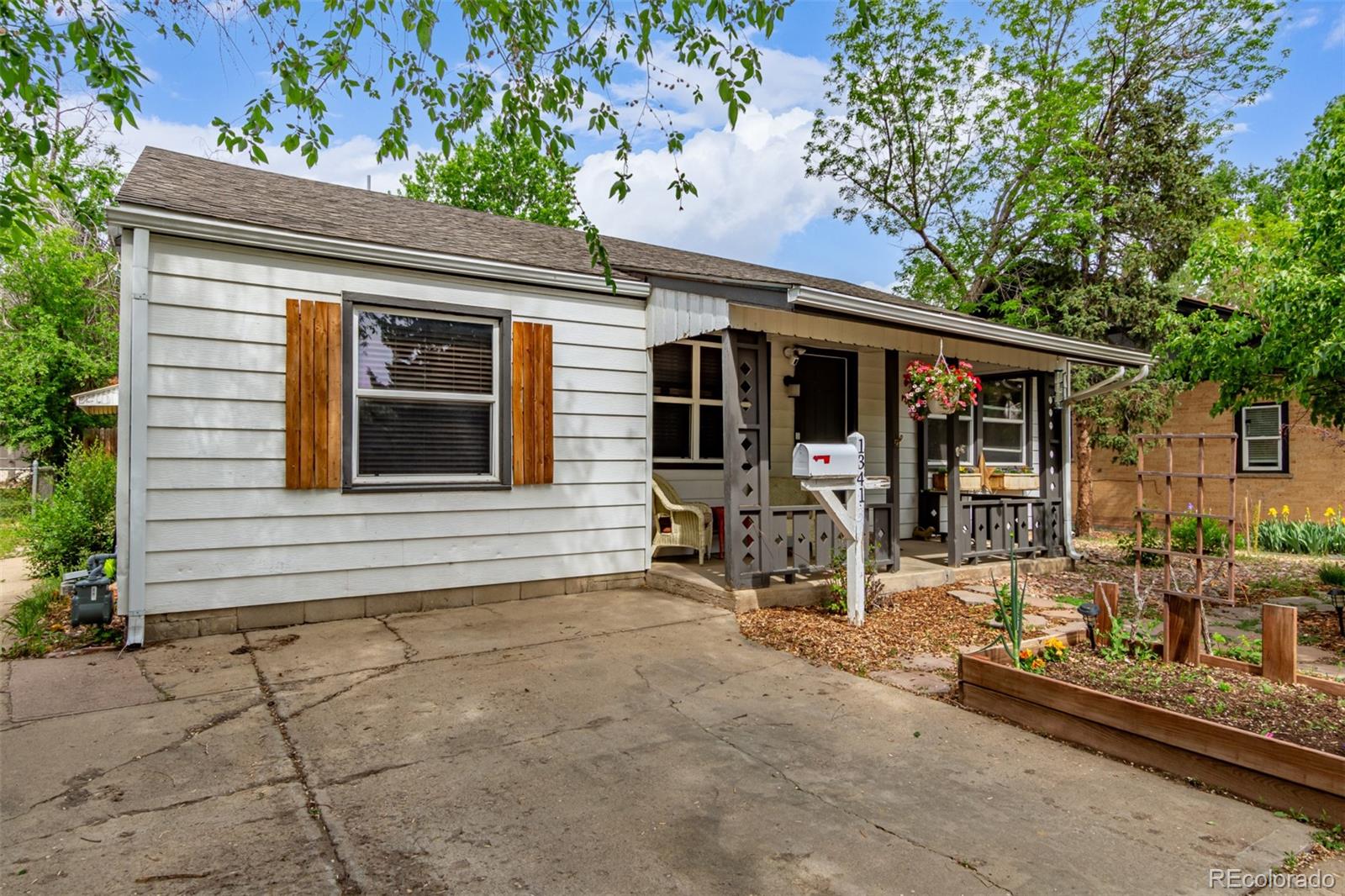 MLS Image #3 for 1341  chester street,aurora, Colorado