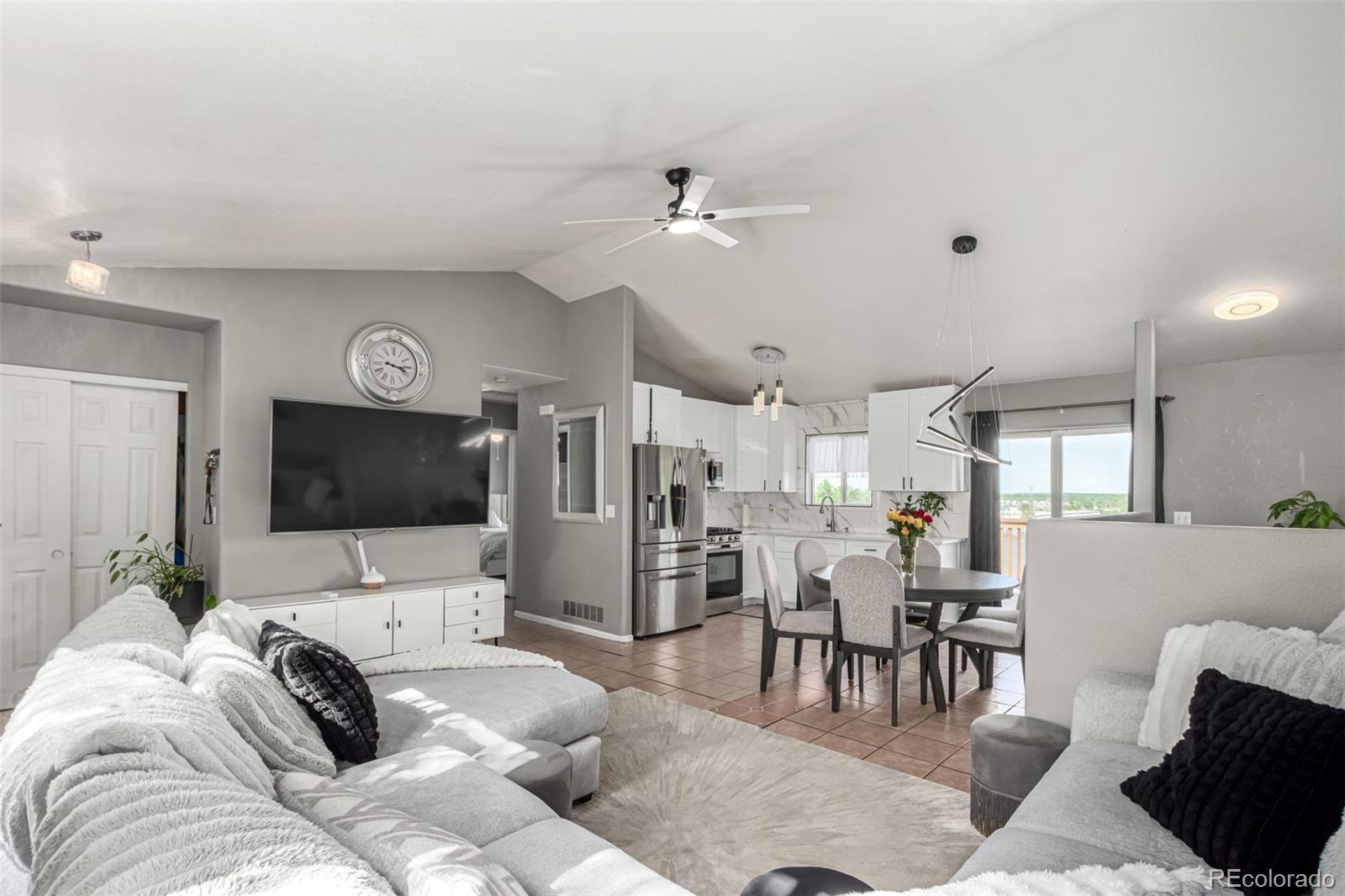MLS Image #10 for 3296 s bryant street,englewood, Colorado