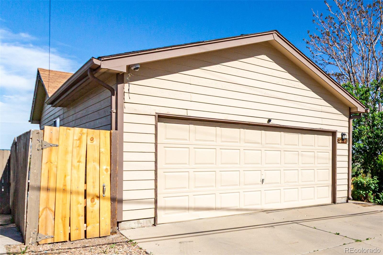 MLS Image #3 for 3296 s bryant street,englewood, Colorado