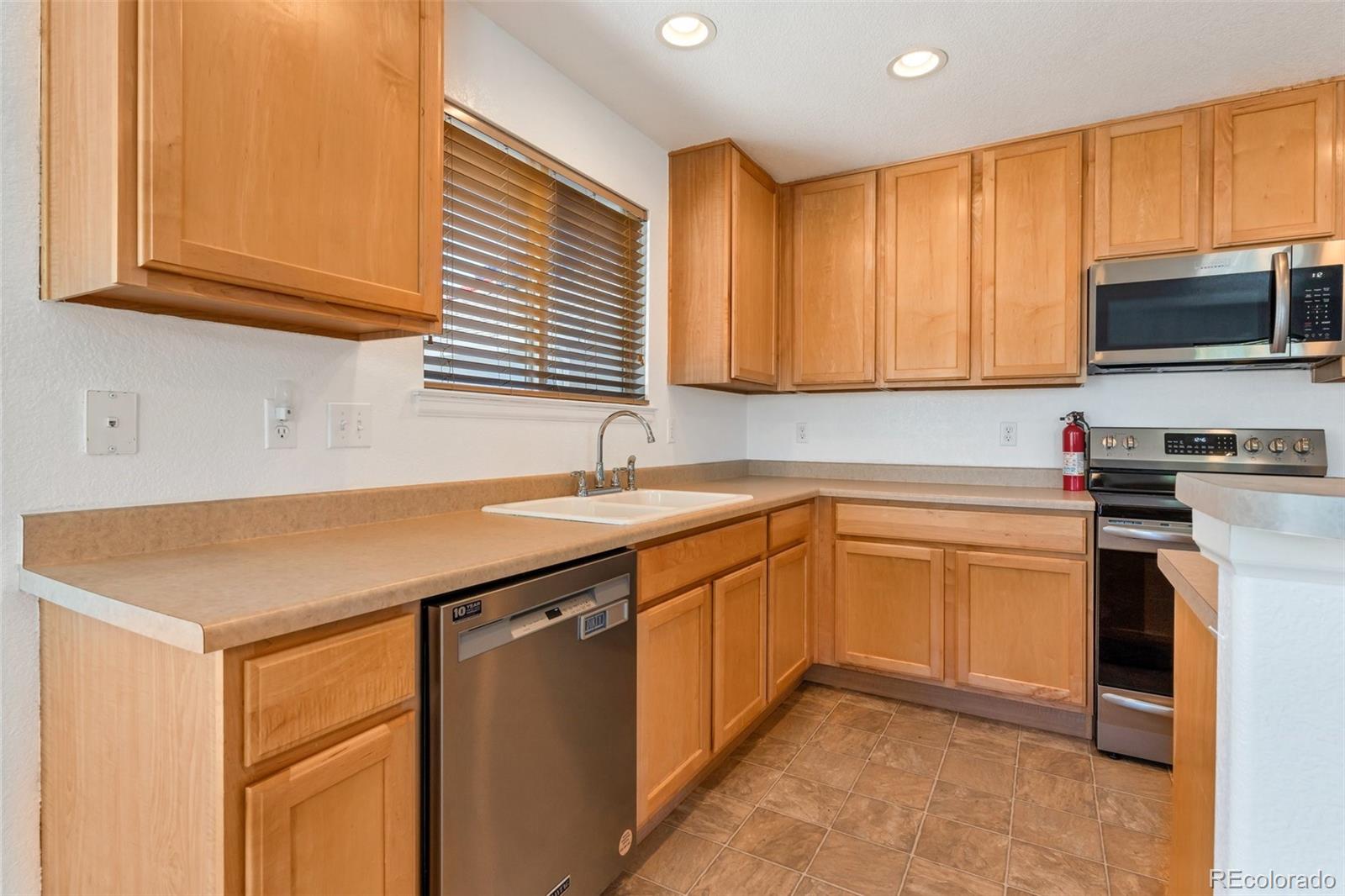 MLS Image #4 for 5798  biscay street,denver, Colorado