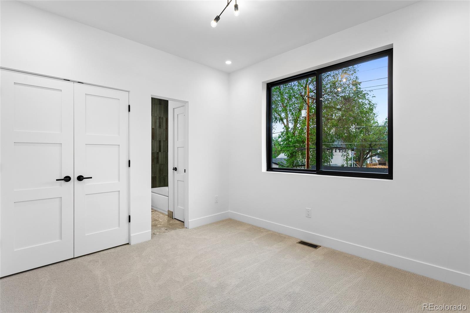 MLS Image #29 for 2376 s bannock street,denver, Colorado