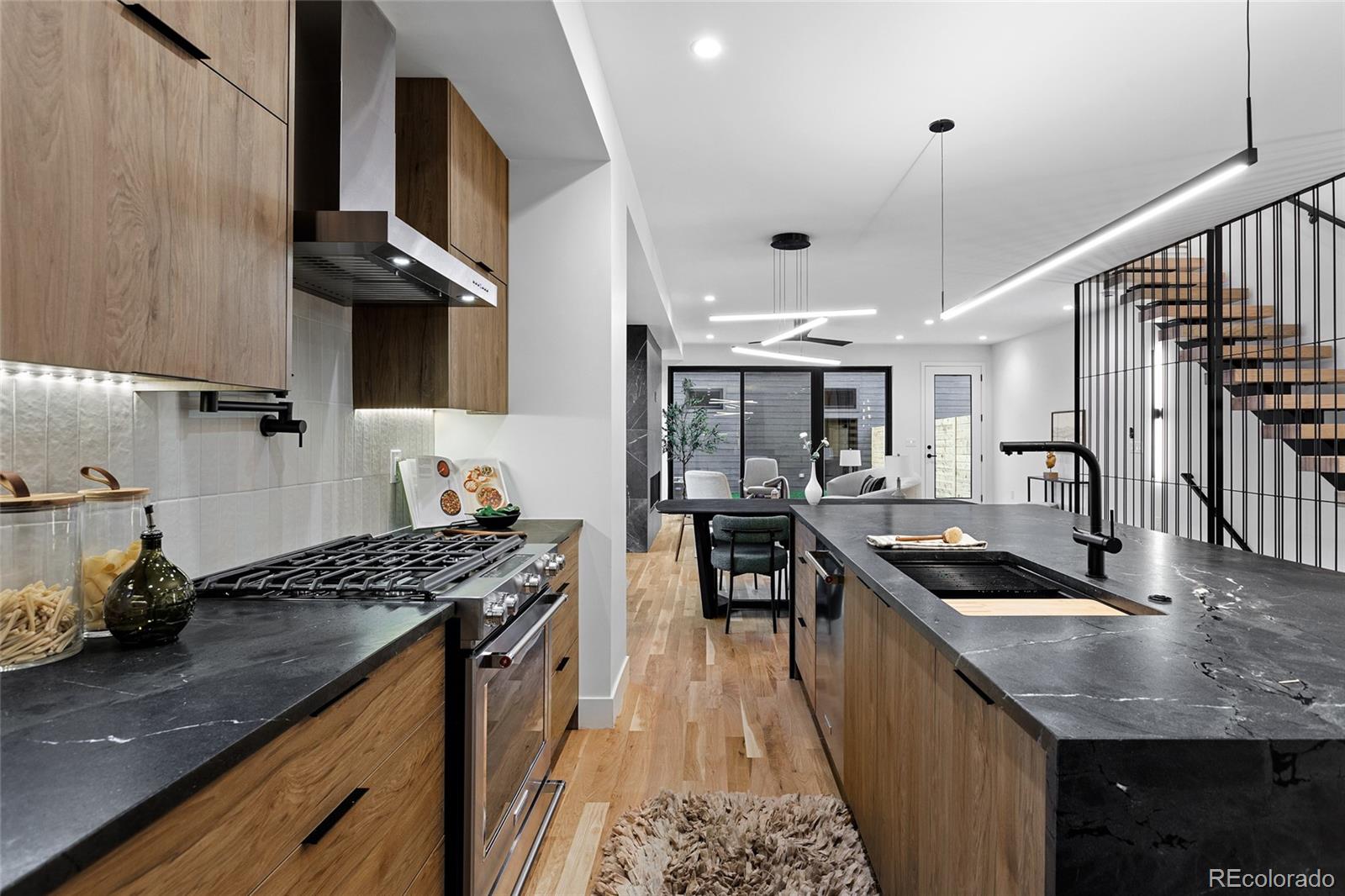 MLS Image #9 for 2376 s bannock street,denver, Colorado