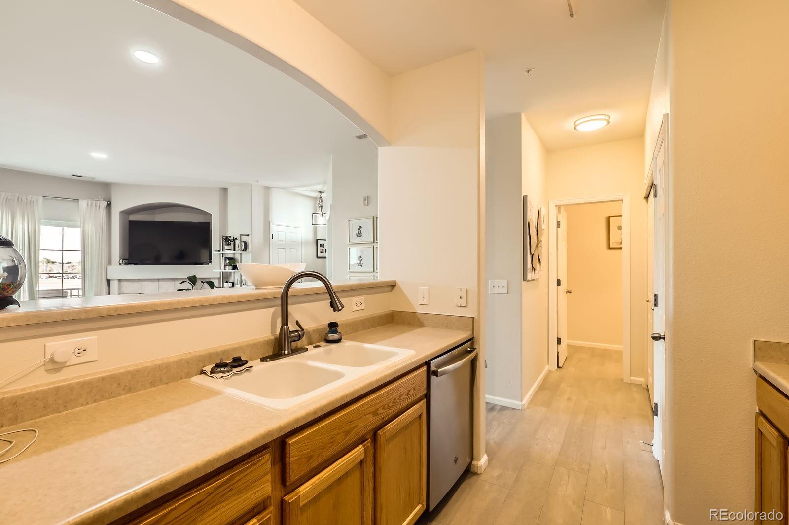 MLS Image #14 for 5255  memphis street,denver, Colorado