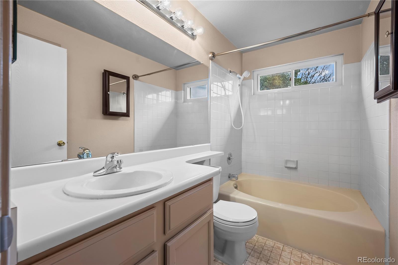 MLS Image #12 for 3844 s gibralter street,aurora, Colorado