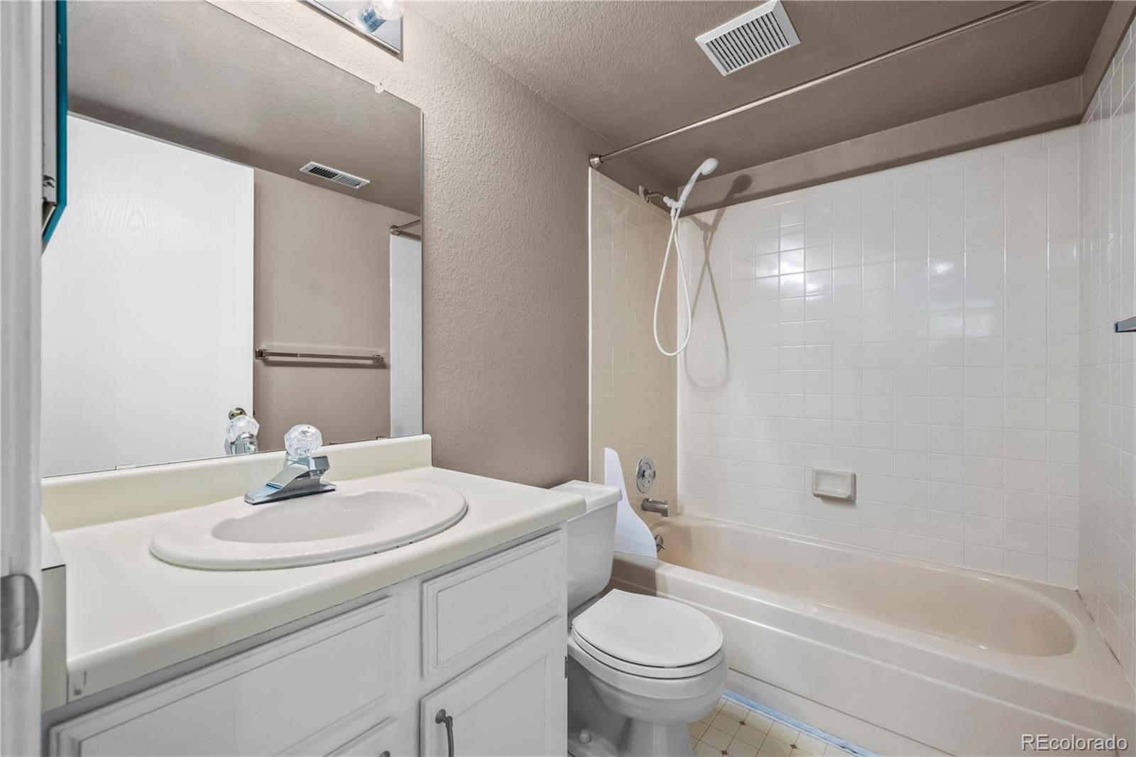 MLS Image #18 for 3844 s gibralter street,aurora, Colorado