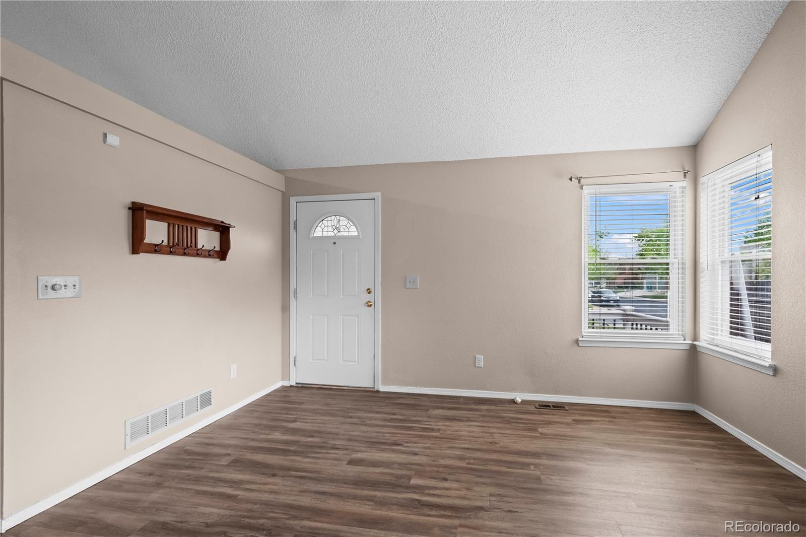 MLS Image #3 for 3844 s gibralter street,aurora, Colorado