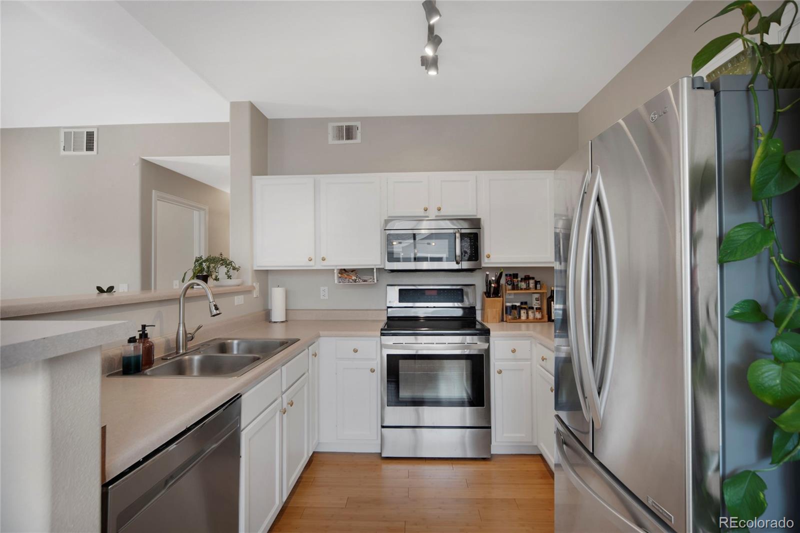 MLS Image #11 for 8500 e jefferson avenue,denver, Colorado
