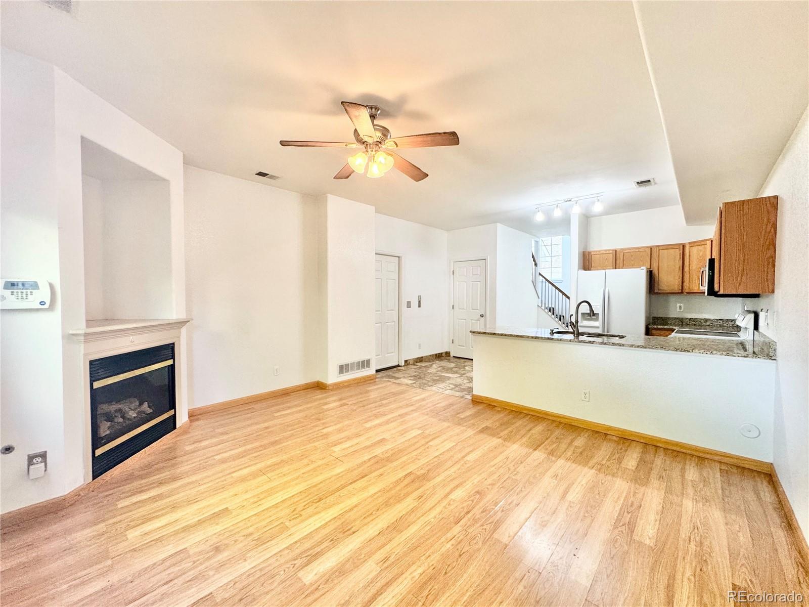 MLS Image #10 for 2247  coronado pkwy n #d ,denver, Colorado