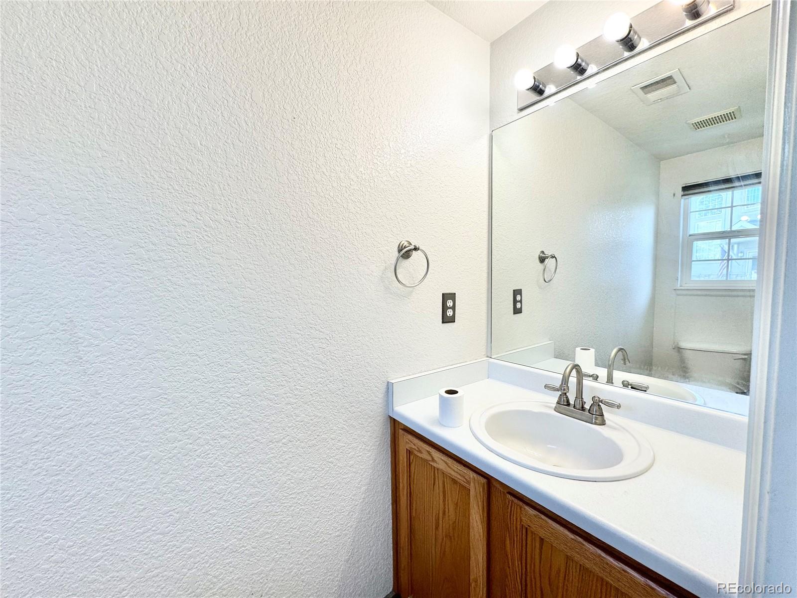 MLS Image #12 for 2247  coronado pkwy n #d ,denver, Colorado
