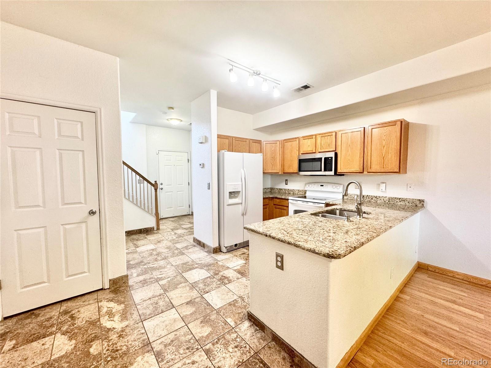 MLS Image #5 for 2247  coronado pkwy n #d ,denver, Colorado