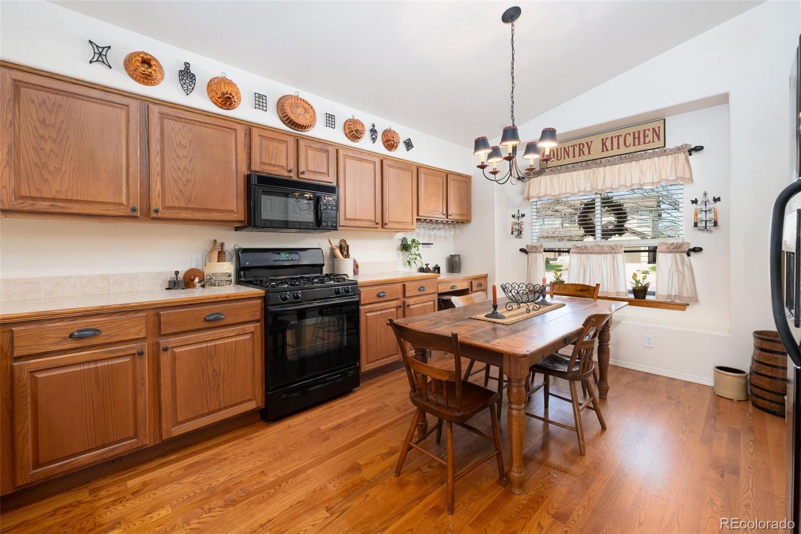 MLS Image #5 for 5715  brennan avenue,colorado springs, Colorado