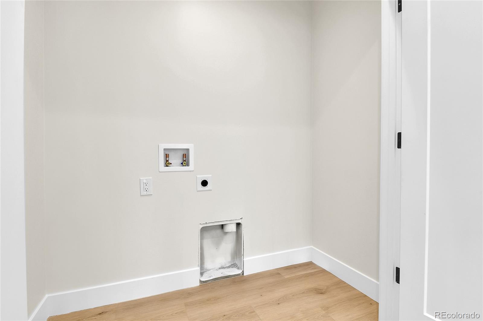 MLS Image #23 for 2162 s ash street,denver, Colorado