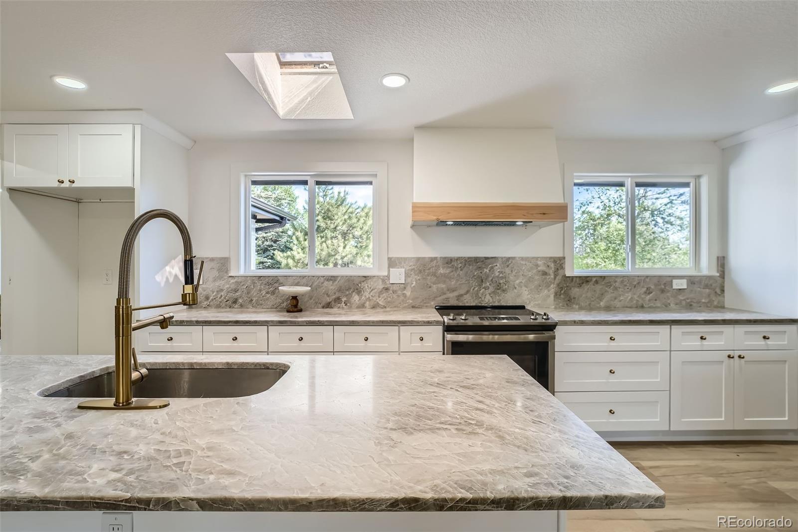 MLS Image #3 for 8463 w arizona drive,lakewood, Colorado