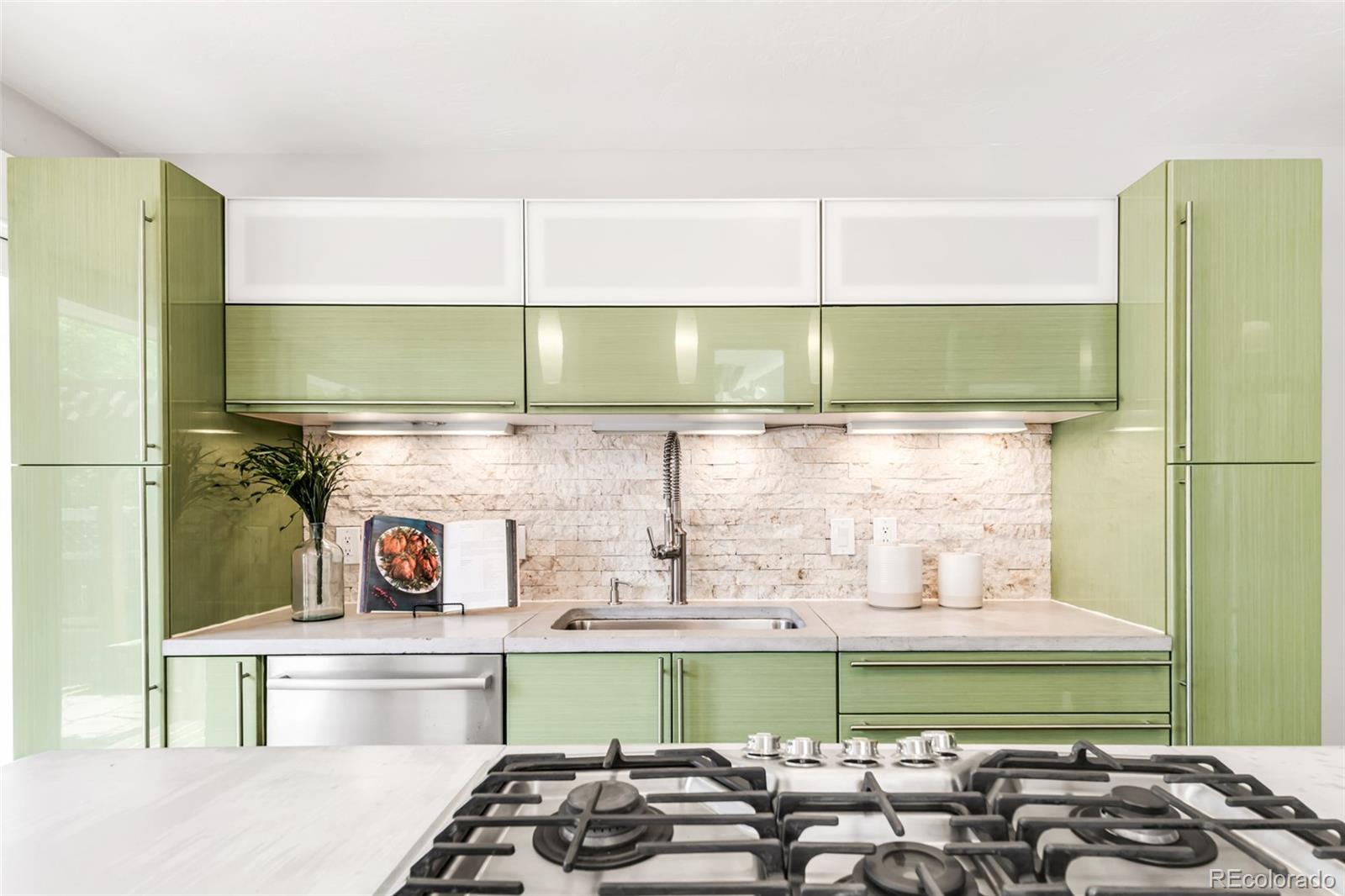 MLS Image #16 for 2715 w 37th avenue,denver, Colorado