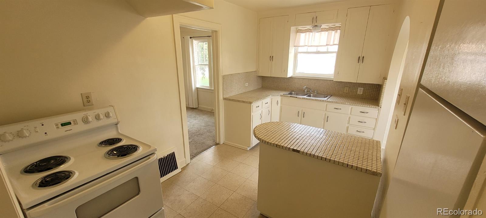 MLS Image #11 for 9120  elm court,denver, Colorado