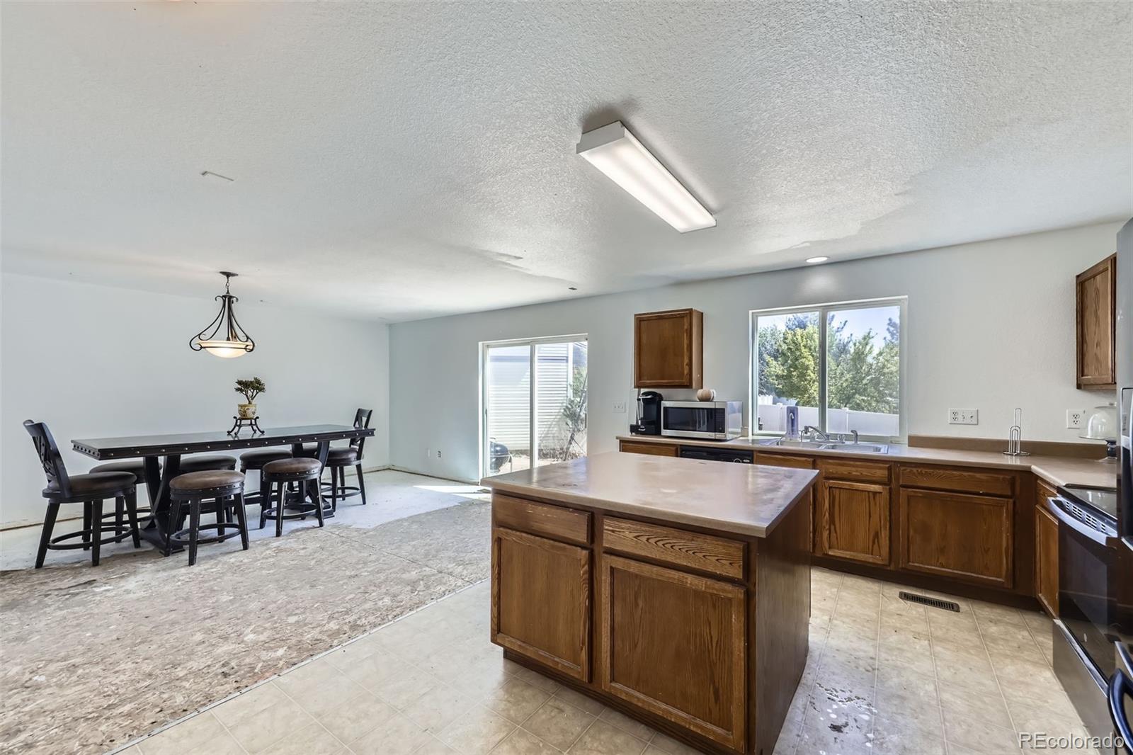 MLS Image #10 for 20530  randolph place,denver, Colorado