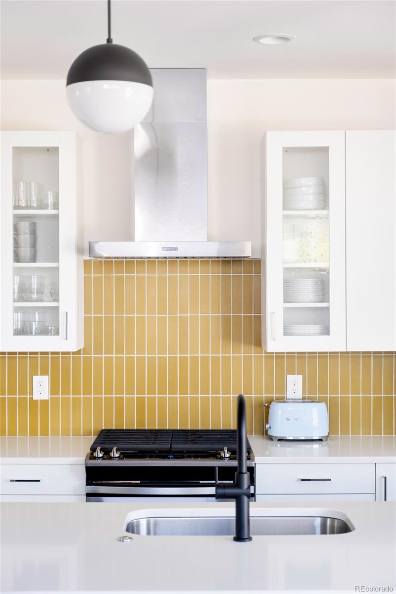 MLS Image #15 for 2321 s acoma street,denver, Colorado