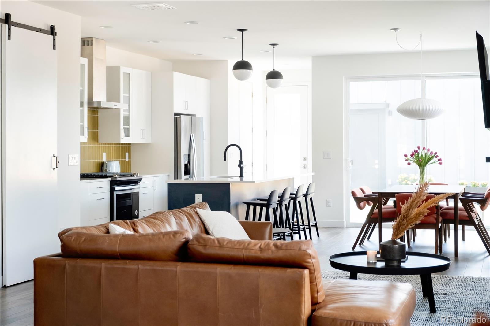 MLS Image #5 for 2321 s acoma street,denver, Colorado