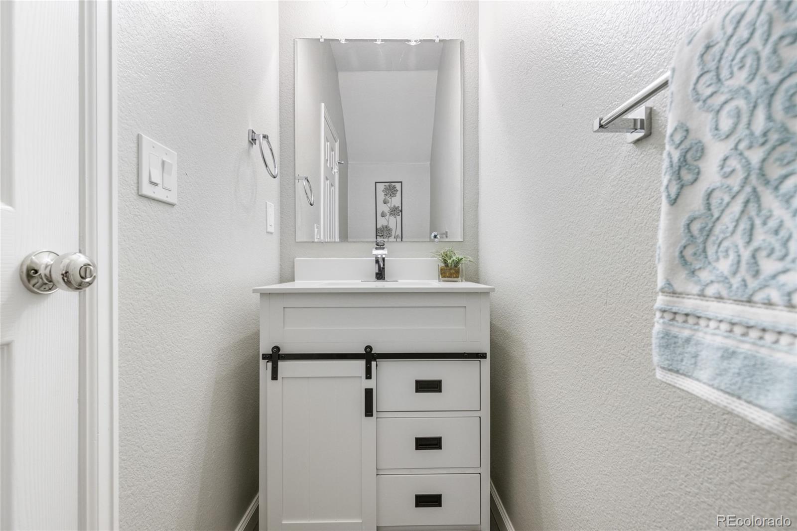 MLS Image #13 for 12558 e tennessee circle,aurora, Colorado