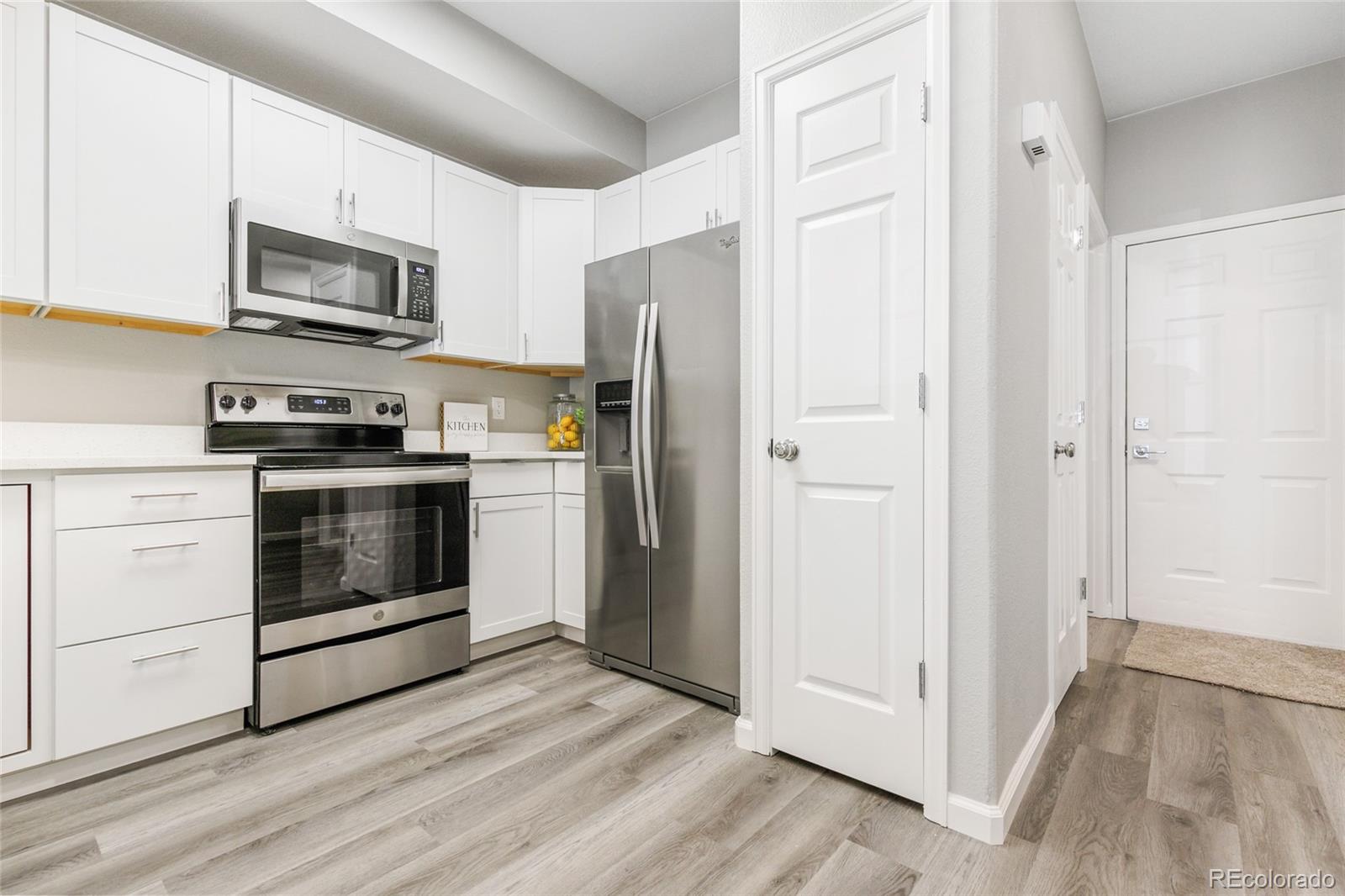 MLS Image #7 for 12558 e tennessee circle,aurora, Colorado