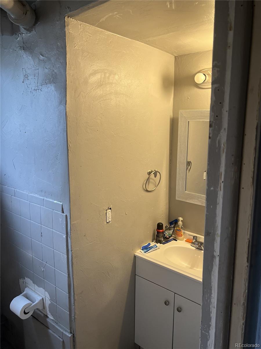 MLS Image #9 for 188 s dale court,denver, Colorado