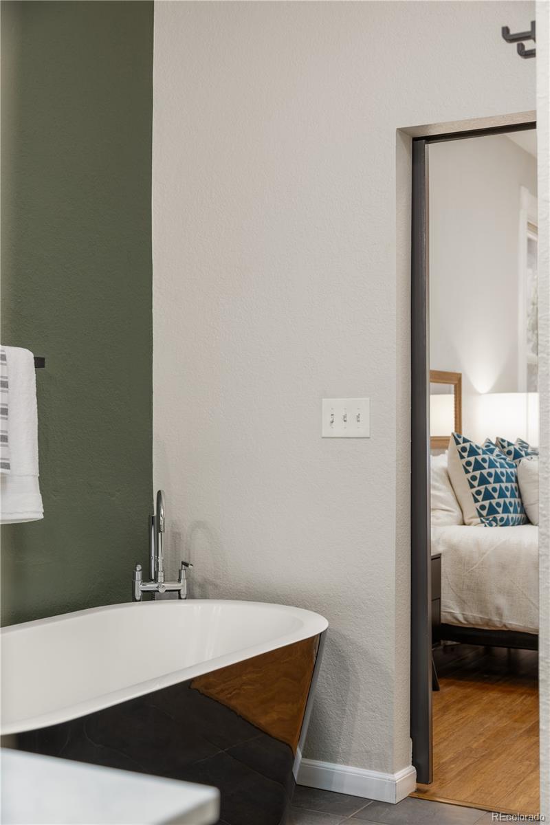 MLS Image #24 for 2355 n emerson street,denver, Colorado