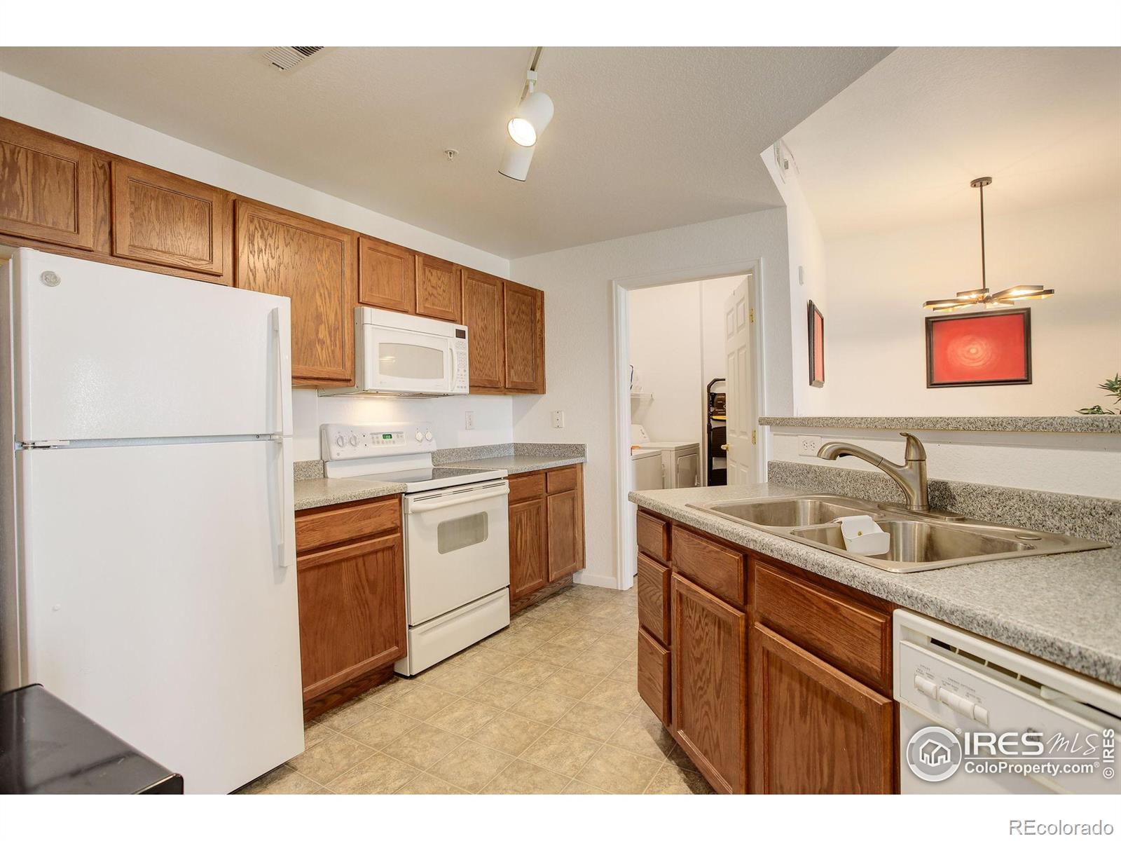 MLS Image #8 for 5723 n gibralter way,aurora, Colorado