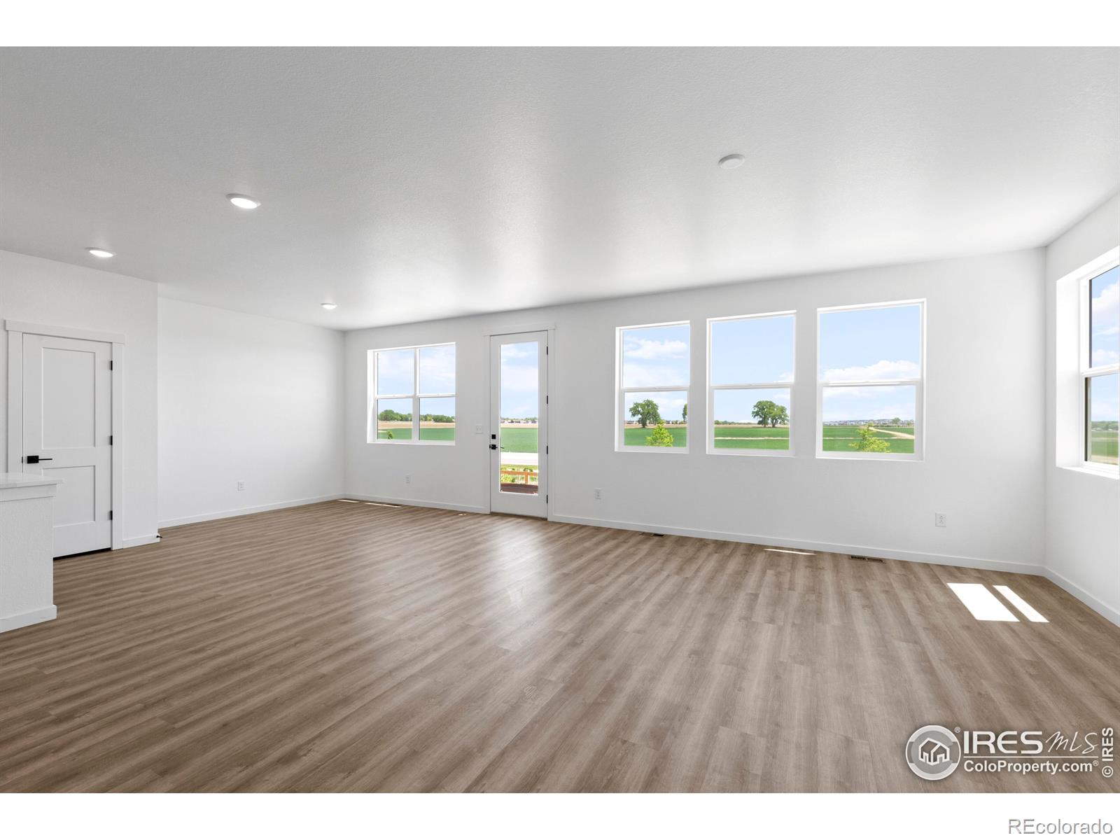 MLS Image #10 for 737  muturu road,johnstown, Colorado