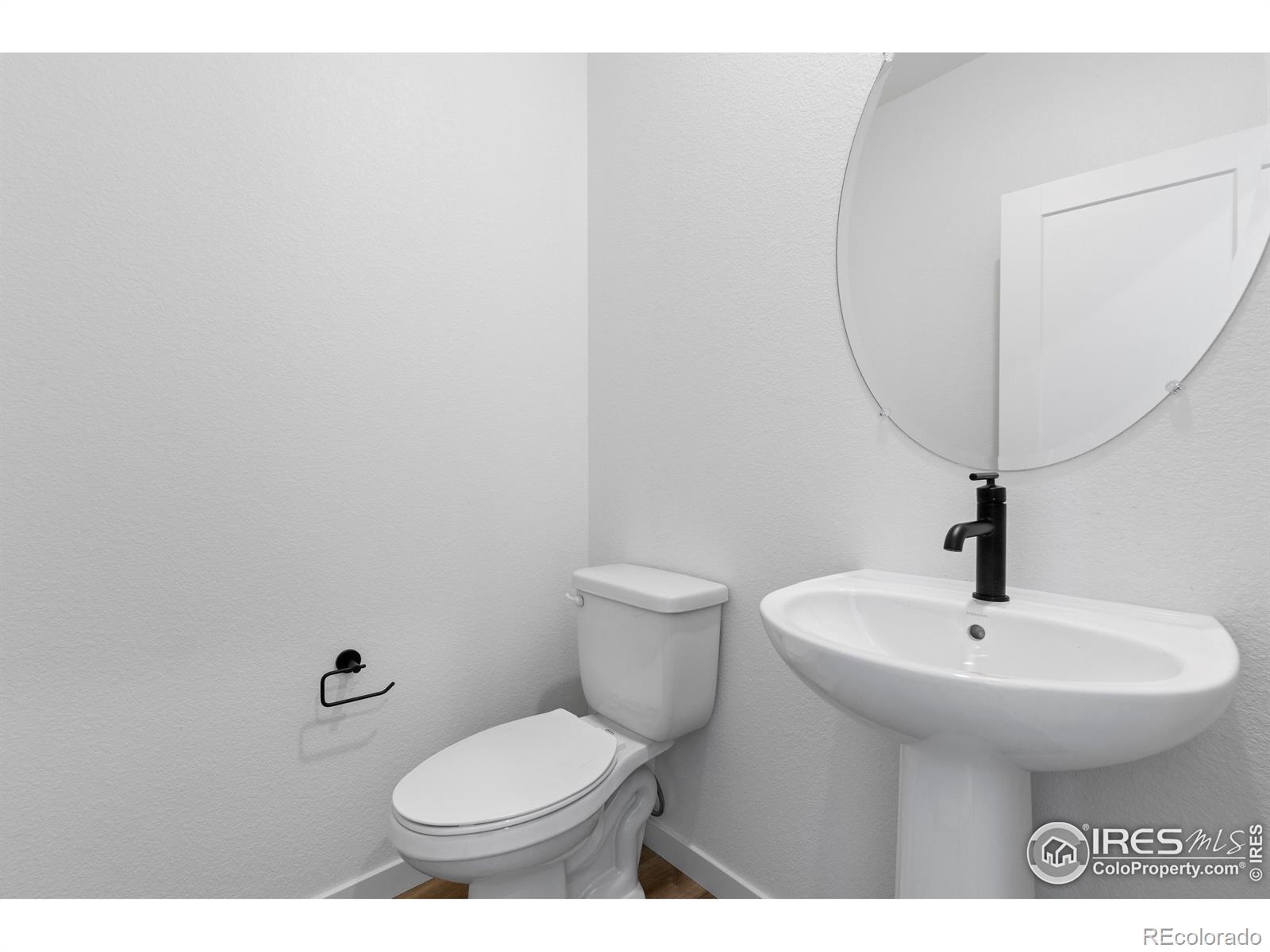MLS Image #11 for 737  muturu road,johnstown, Colorado
