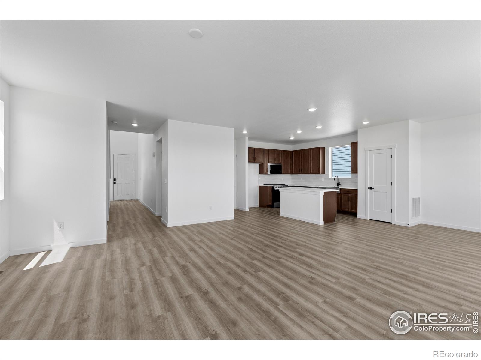 MLS Image #12 for 737  muturu road,johnstown, Colorado